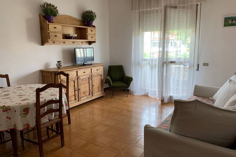 Apartment with 1 room for 5 persons — photo 2