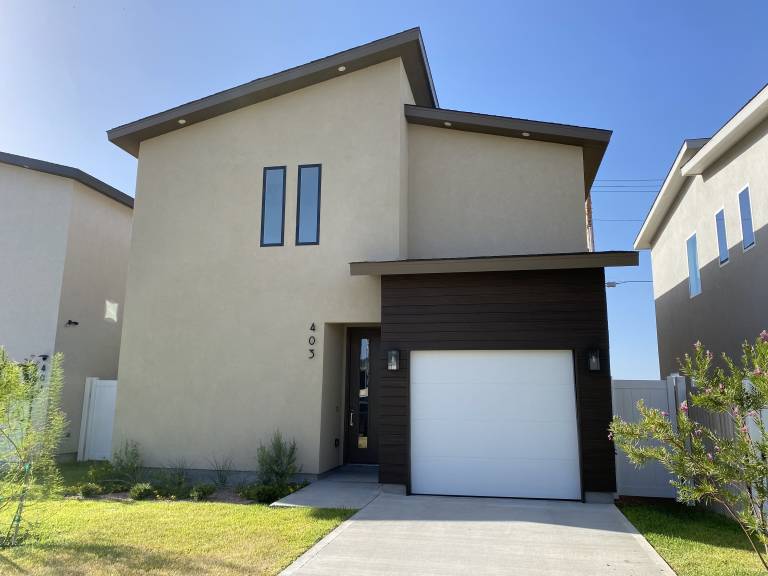 House  Laredo