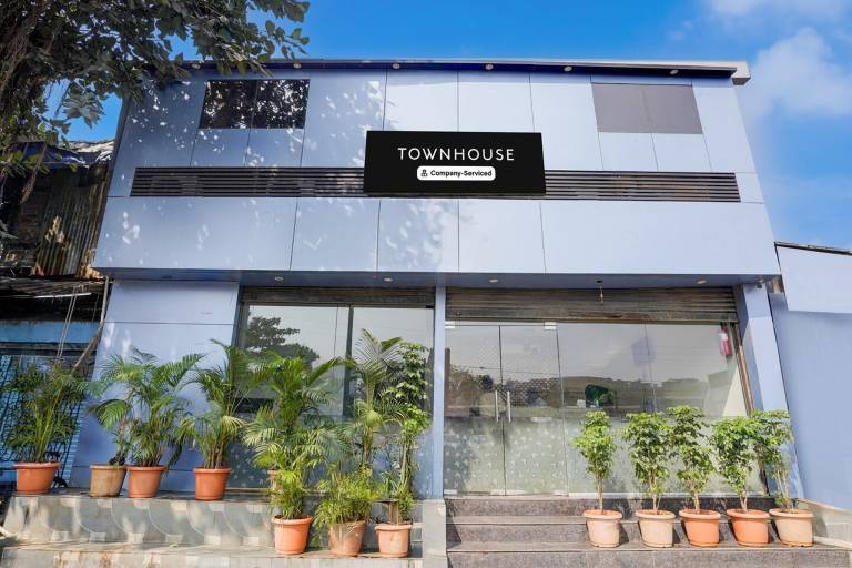 Townhouse LBS Road BKC Formerly Royal Palace