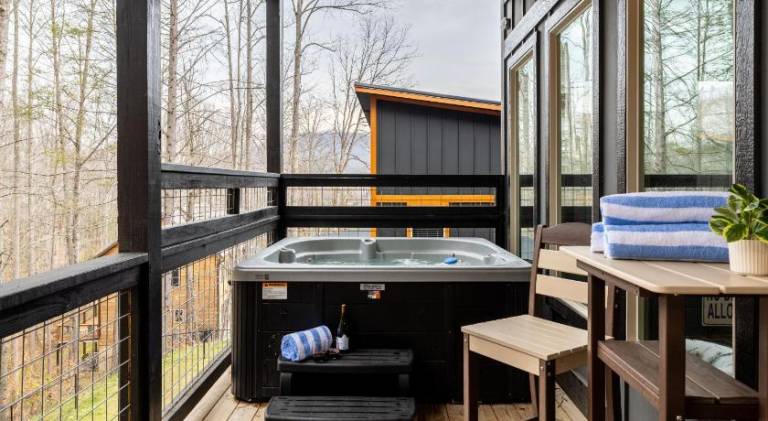 Luxury Gatlinburg Cabin, Heated Pool, Theater, Hot Tub — photo 5