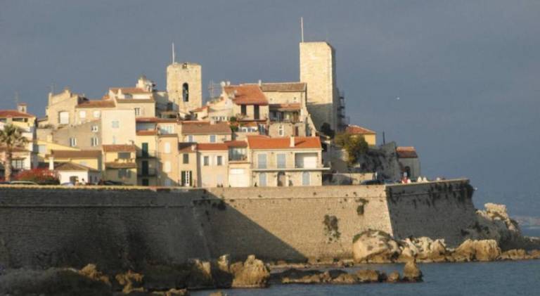 Wonderful apartment | Next to the beach | Pet-friendly in Antibes