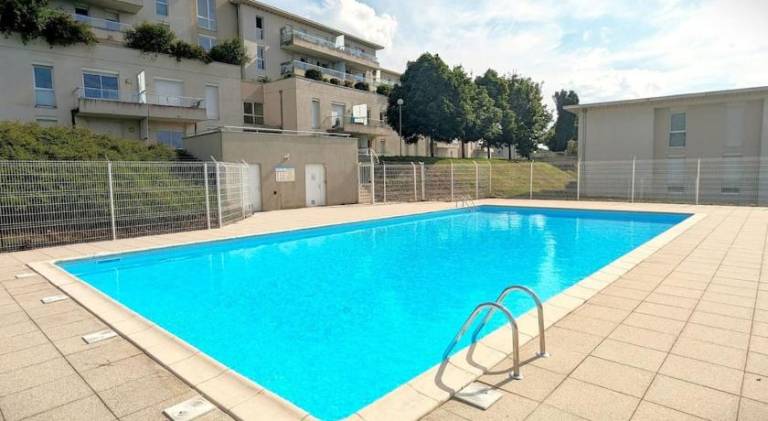 Holiday apartment with pool — photo 4