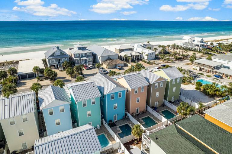 Big vacation home with patio | Beach nearby | Dogs allowed — photo 5
