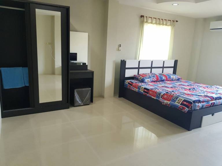 Apartment  Pak Nam