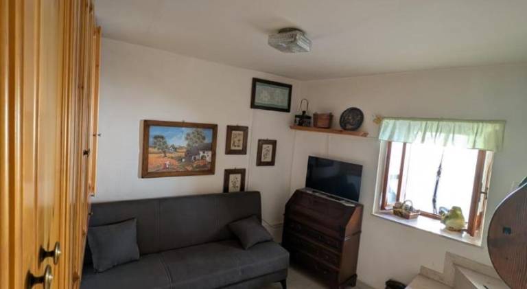 Vacation home with 1 room for 4 persons in L'Aquila