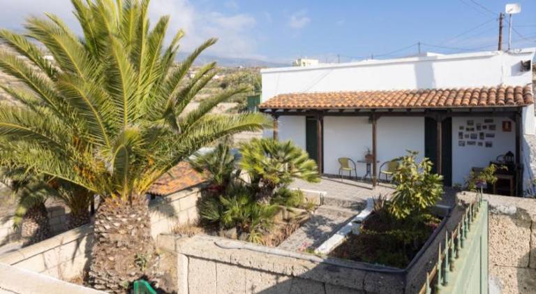 Vacation home with grill, patio & yard in Santa Cruz de Tenerife