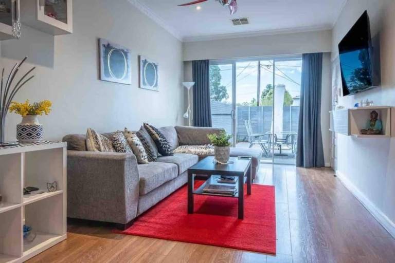 House Glenelg