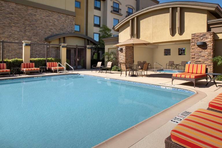 Tru by Hilton Tallahassee Central — photo 4