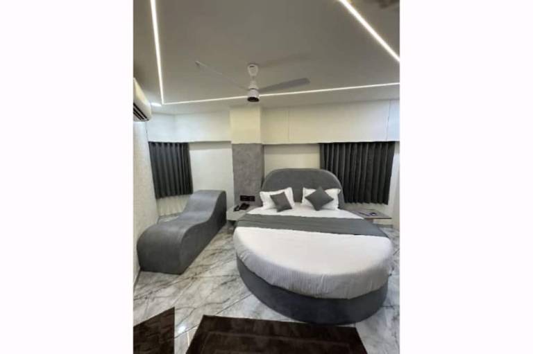 The Azone Hotel