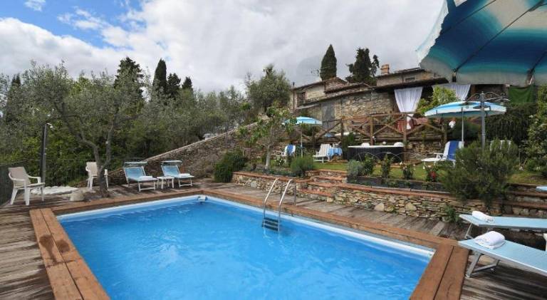 Fully equipped big villa with jacuzzi, grill & private pool | Dogs allowed in Camaiore