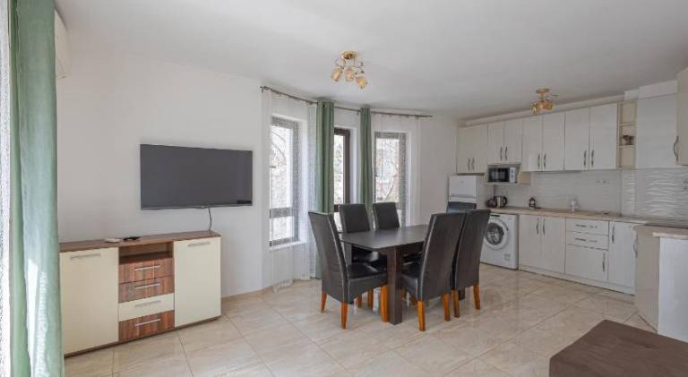 Rental apartment with pool in Varna