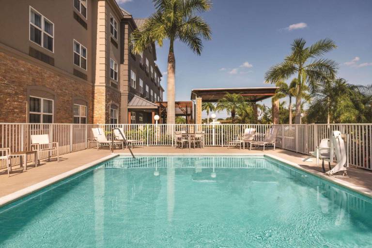 Country Inn & Suites by Radisson, Bradenton-Lakewood Ranch, FL — photo 2