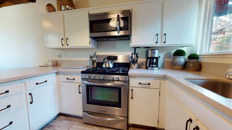 Fully equipped condo with jacuzzi, sauna & terrace | Next to the ski | Pet-friendly — photo 3