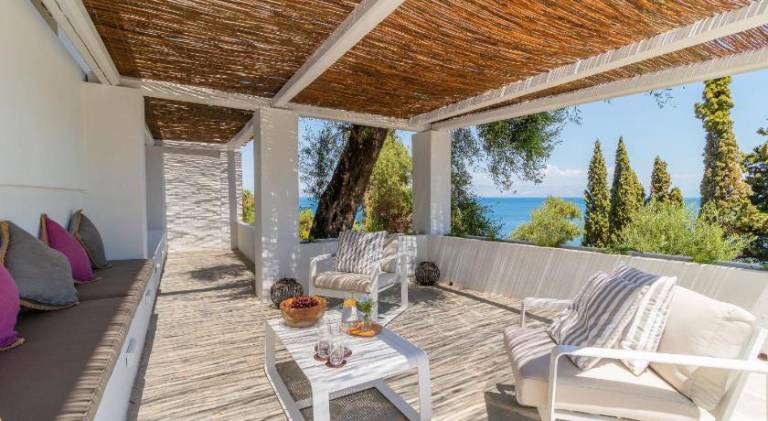 Vacation home with yard, private pool & patio | Suitable for remote work — photo 3