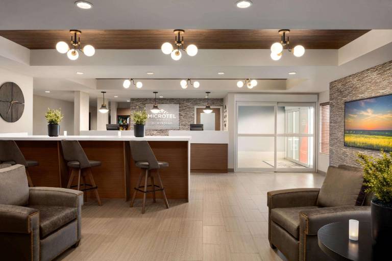 Microtel Inn & Suites by Wyndham Bonnyville — photo 2