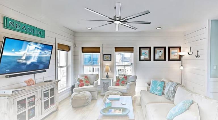 Ample house with pool & hot tub | Close to the beach | Pets are welcome in Port Aransas, TX
