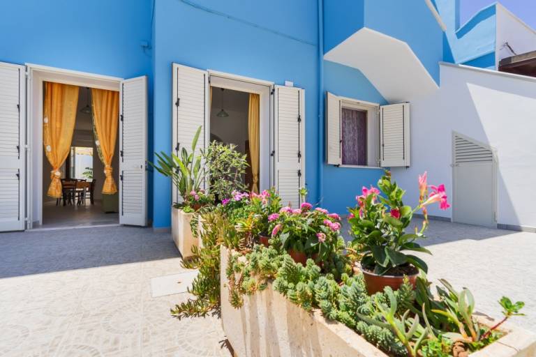 Children-friendly nice villa with garden & terrace | Garden view | Pets allowed — photo 3