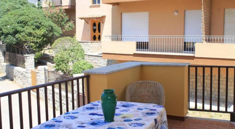 Apartment with garden & patio — photo 4