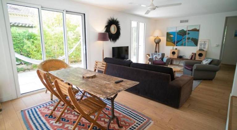 Fully equipped pleasant villa with grill, terrace & yard | Beach nearby | Pets are welcome — photo 2
