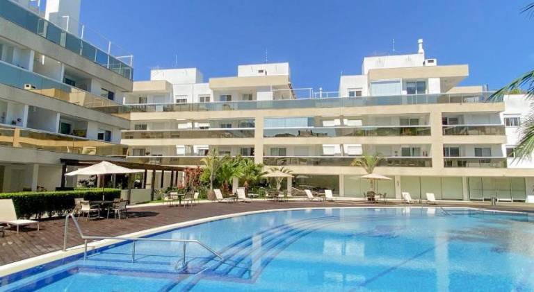 Apartment with pool in Florianópolis
