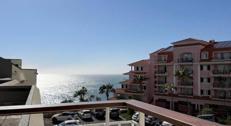Madeira Bliss II Prime Location with Pool and Parking — photo 3