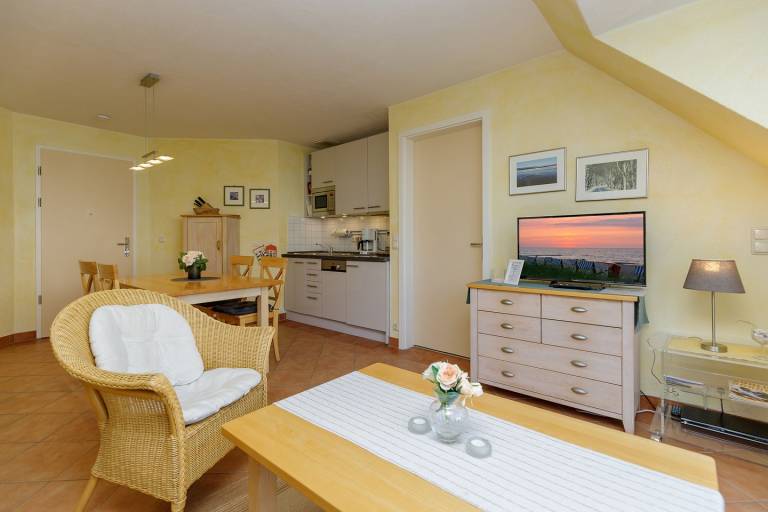 Tolle Dachgeschosswohnung mit Balkon für Familien - nur 400 m zum Ostseestrand! — photo 5
