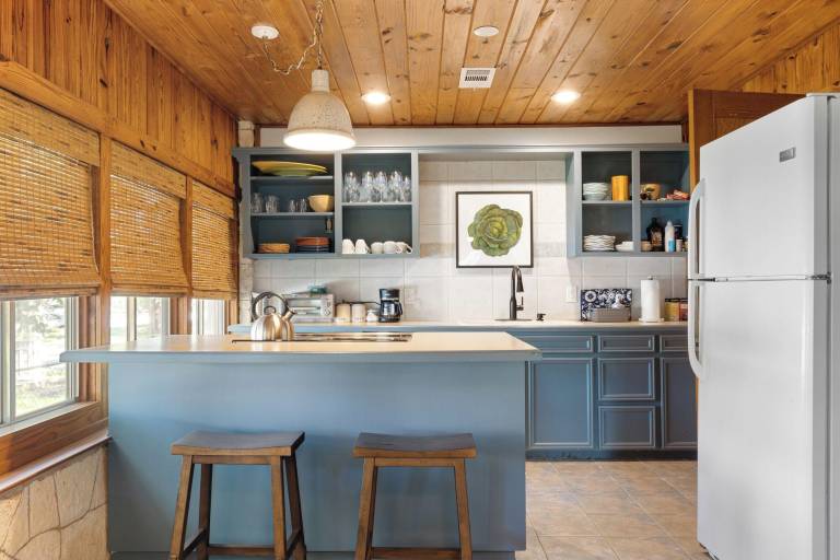 Waterlily Serenity - 2 Bedroom-Creekside — photo 3