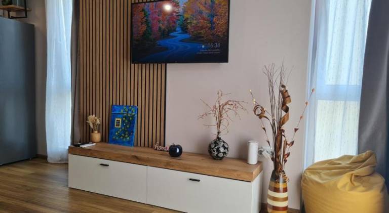 Apartment with jacuzzi & pool in Varna