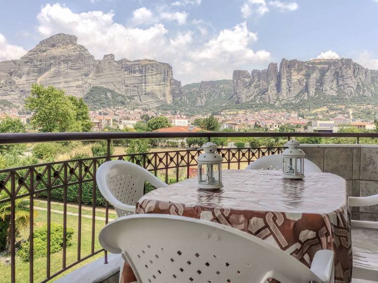 Meteora s Secret Garden House1