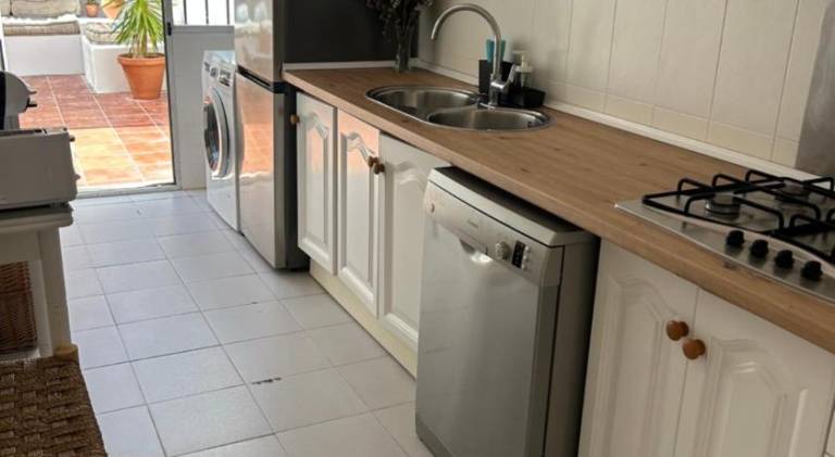 Vacation home with patio, grill & garden | Close to the beach | Perfect for remote work | Pets allowed — photo 4