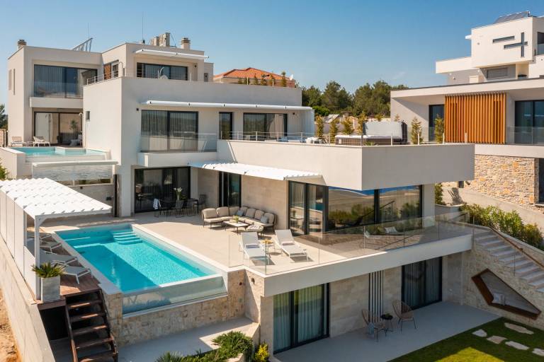 Wonderful villa with sauna, patio & barbeque | Pool view | Close to the beach | Pet-friendly — photo 2