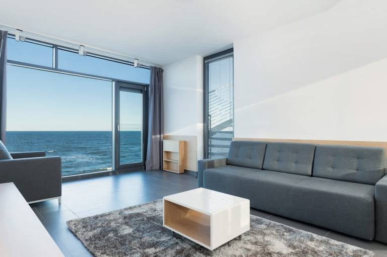 Family-oriented rental apartment with fast internet | Water view | Next to the beach | Pets are welcome — photo 2