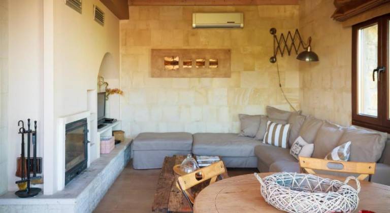 Serviced apartment with pool, garden & patio | Pets are welcome — photo 5