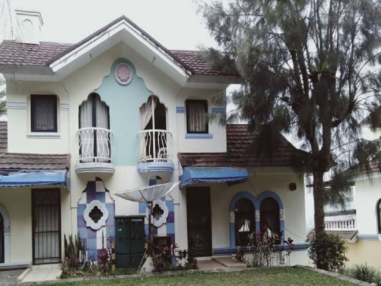 Villa  Batulawang