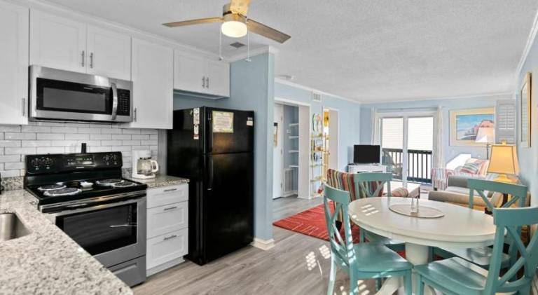 Vacation home with pool | Close to the beach | Pets allowed — photo 4