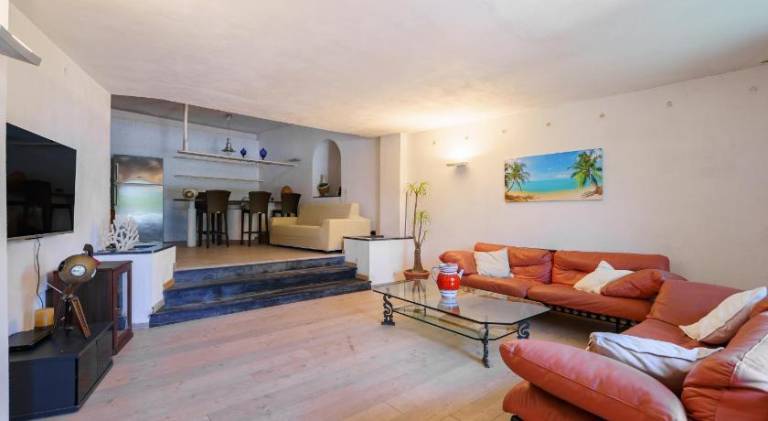 Villa with terrace, garden & private pool — photo 2