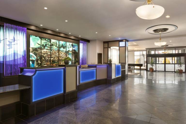 Travelodge Hotel & Convention Center by Wyndham Quebec City — photo 2