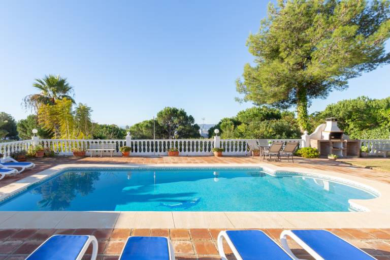 Villa with private pool, BBQ & patio | Mountain view — photo 3