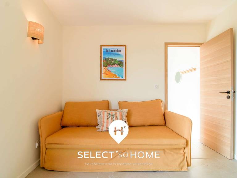 Charming house with yard & grill | Beach nearby | Pets allowed — photo 3