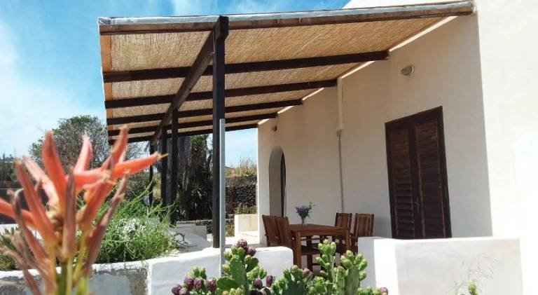 Vacation home with barbecue, patio & yard — photo 4