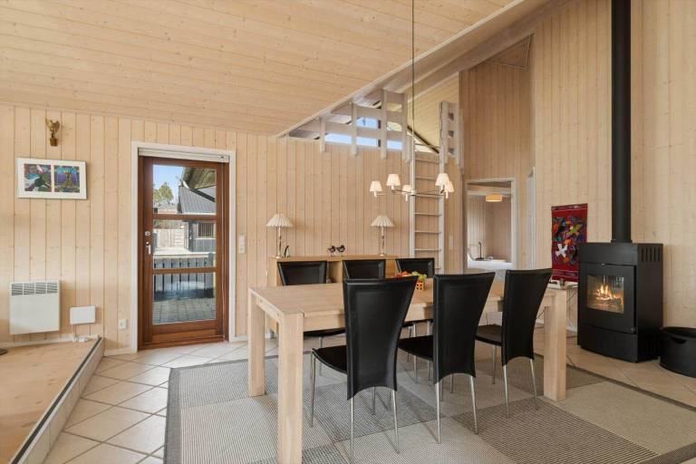 Fully equipped wonderful vacation home with sauna, hot tub & patio | Sea view | Pets allowed — photo 5