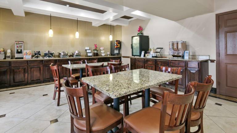 Best Western Plus Georgetown Inn & Suites — photo 4