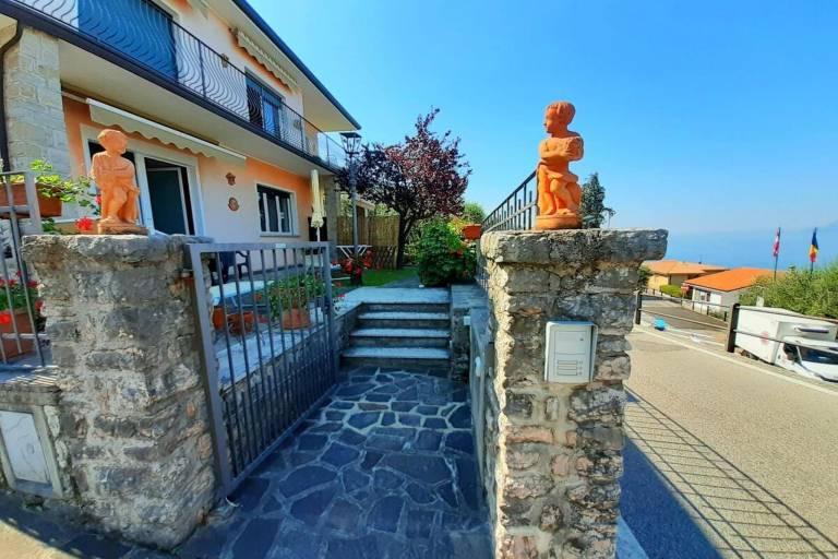 Ferienhaus mit Hund in Brenzone sul Garda fuer max. 5 Personen