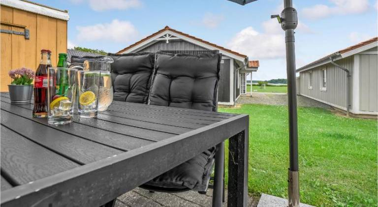 Vacation home with pool & hot tub | Pets allowed — photo 4