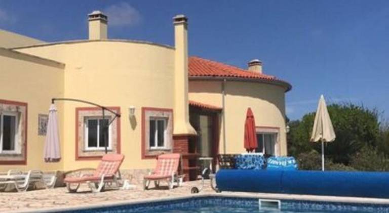 Fully equipped pleasant villa with private pool, patio & yard | Pets are welcome in Óbidos