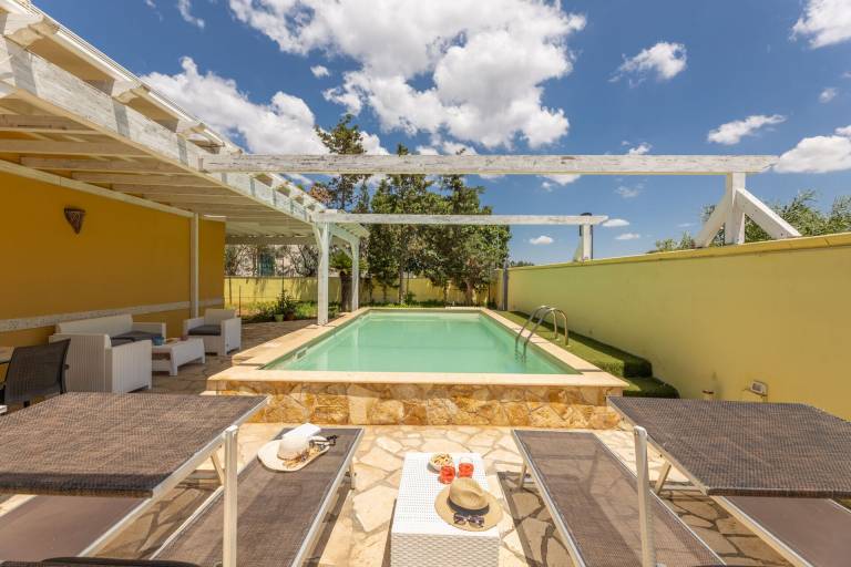 Spacious villa with garden, BBQ & private pool | Panoramic view | Pets are welcome — photo 3