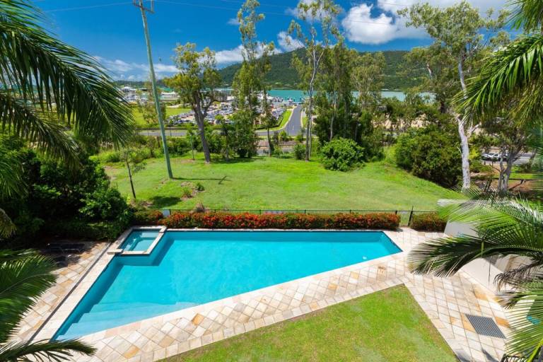 Apartment  Airlie Beach