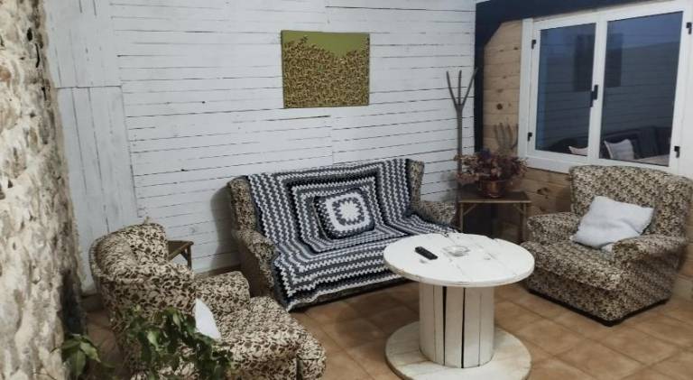 Vacation home with jacuzzi | Pets allowed — photo 3