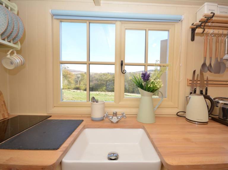 Cottage with garden & hot tub | Pets allowed — photo 3