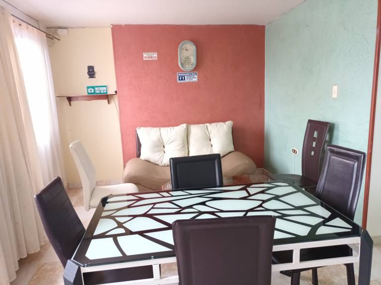 Hospedaje la T&iacute;a